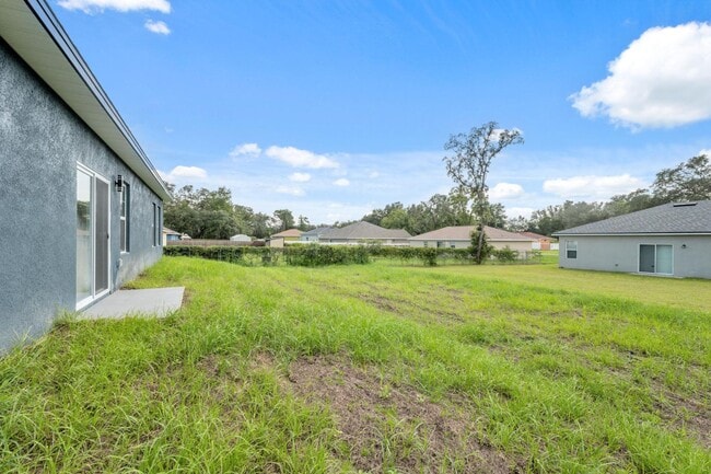 Building Photo - 14152 SW 44th Ave