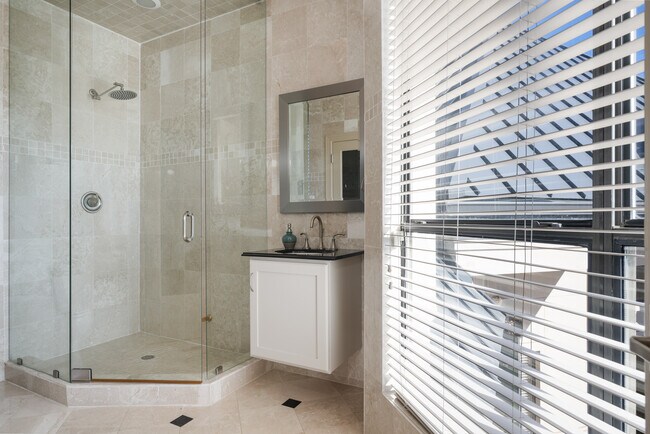 Building Photo - 3 Birnam Oaks