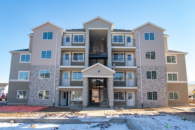 Building Photo - *Old Mill Village in Heber