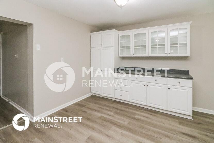 Building Photo - 1119 Elmhurst St