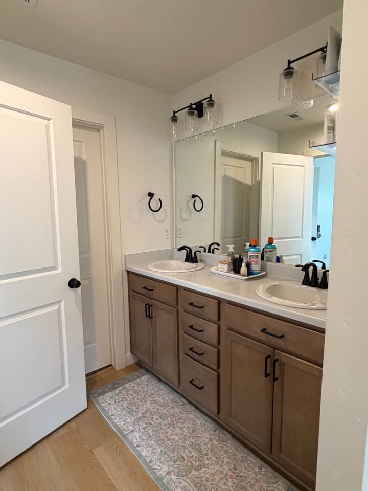 Building Photo - 9362 N