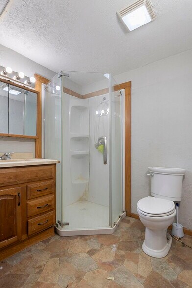 Building Photo - 1450 W 14th St