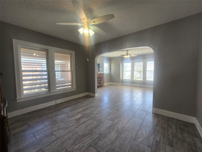 Building Photo - 3828 Ave S