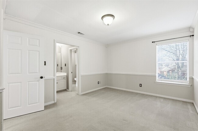 Building Photo - 5518 Australia Ct