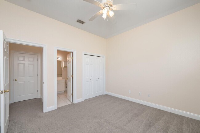 Building Photo - 1697 Glenwood Ct