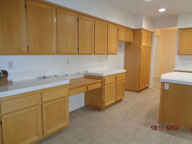 Building Photo - Beautiful 2 Story West Lancaster Home Built in 2003 with 2843 sq. ft.