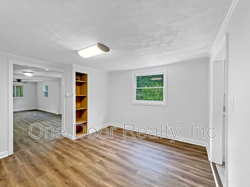 Building Photo - 165 Magruder Ave