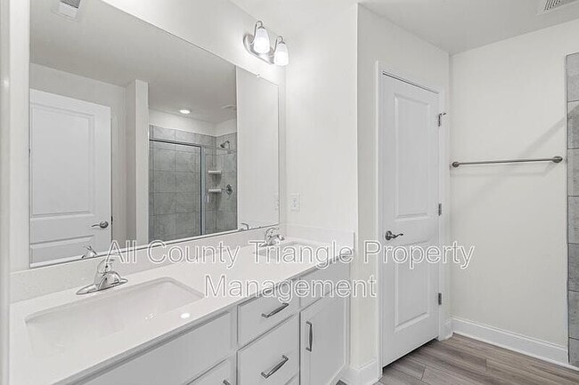 Building Photo - 2105 Nandina Trl