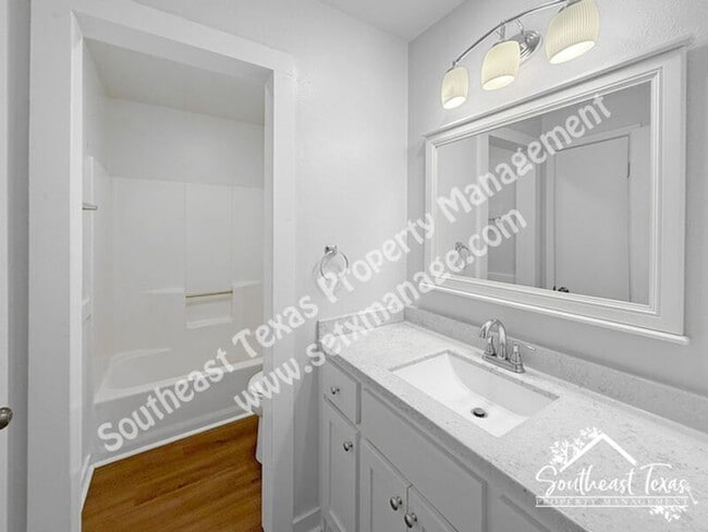 Building Photo - 1099 Sunmeadow Dr