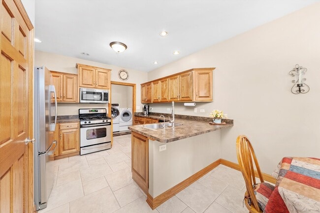 Building Photo - 21341 Windy Hill Dr