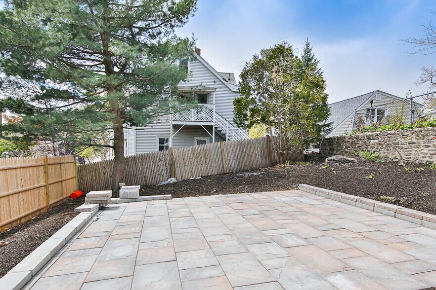 Building Photo - 59 Catherine St