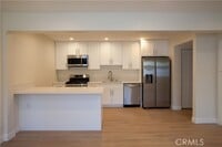 Building Photo - 2255 N Catalina St