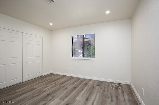 Building Photo - 737 Rock Springs Dr