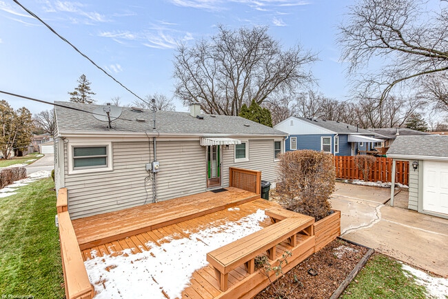 Building Photo - 6645 Riverside Dr