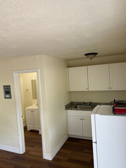 Building Photo - 7590 Marx Dr