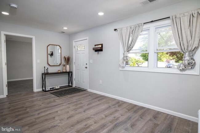 Building Photo - 21 Dixmont Ave