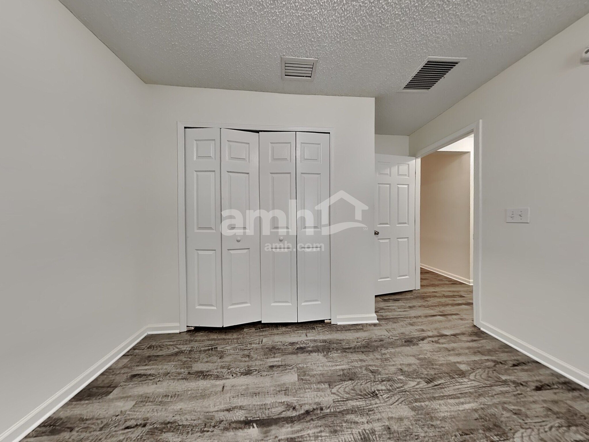 Building Photo - 14249 Fish Eagle Dr E