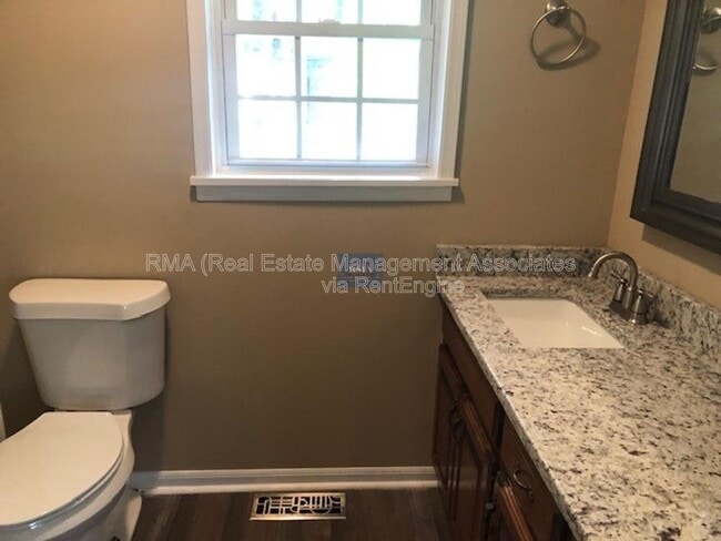 Building Photo - 17025 Wildwood Rd