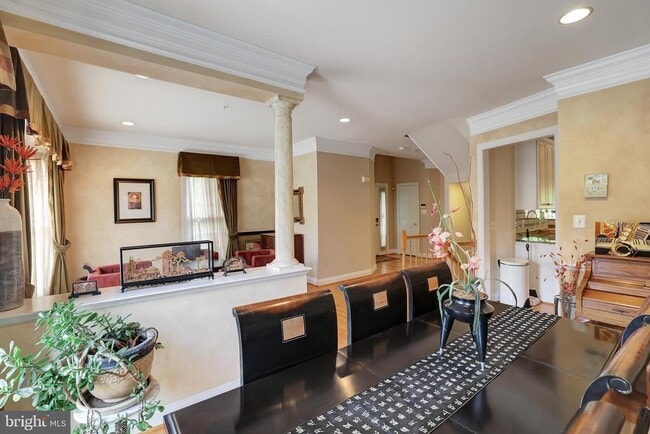 Building Photo - 1200 Treasure Oak Ct