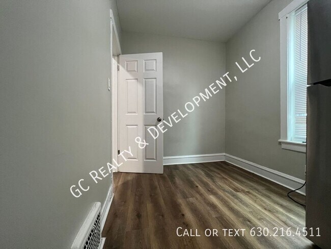 Building Photo - 4155 N Marmora Ave