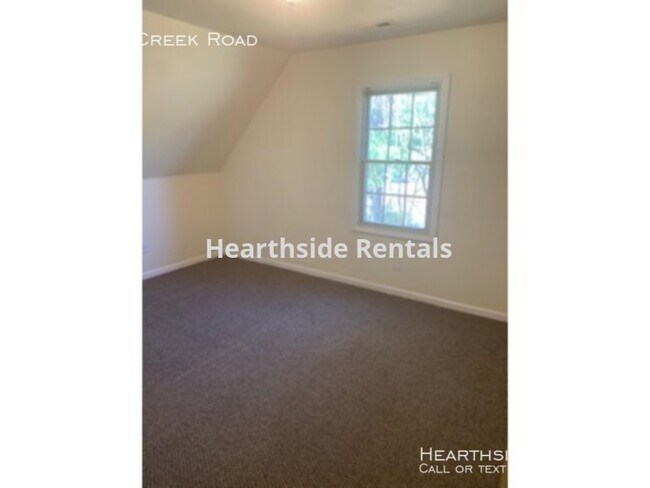 Building Photo - 215 Bent Creek Dr