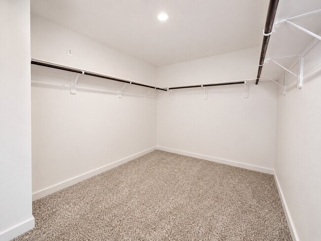 Building Photo - 28146 Meadowlark Sky Dr