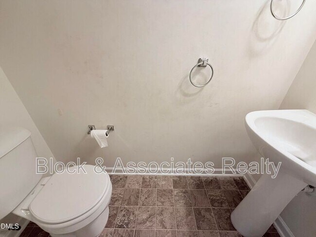 Building Photo - 536 Gooseberry Dr