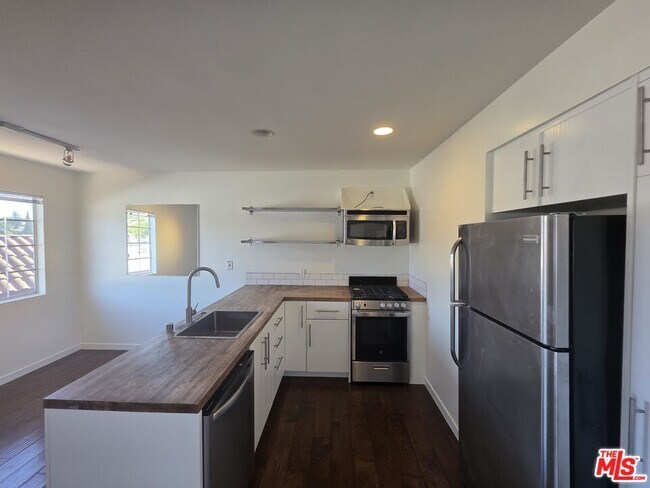 Building Photo - 2241 Branden St