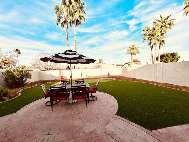 Building Photo - 4212 E Sandia St