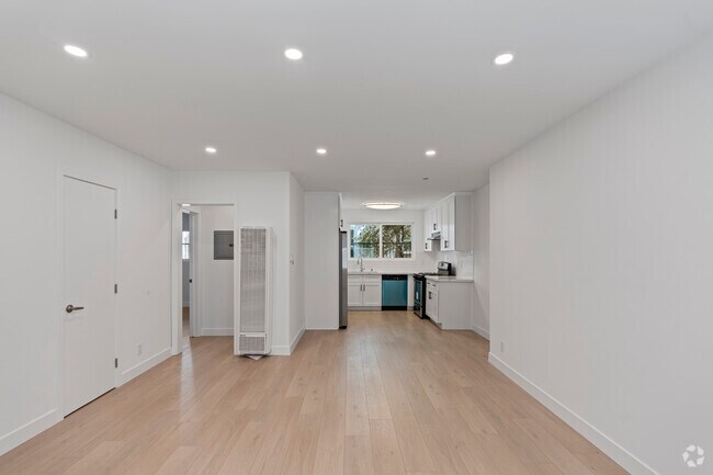 Interior Photo - 336 W Wilson Ave