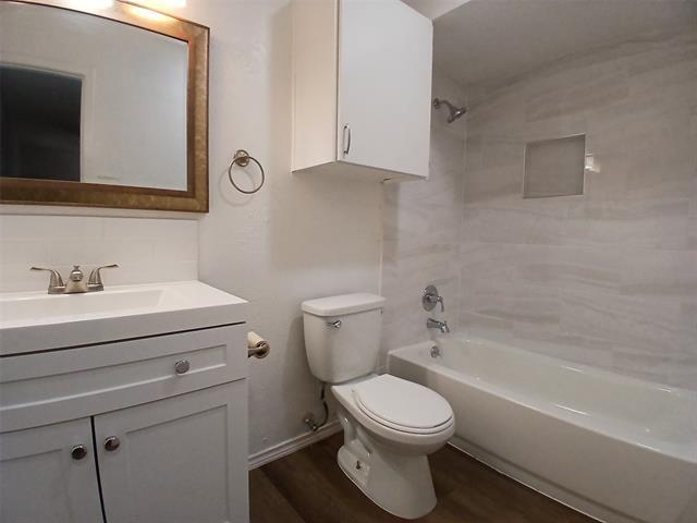 Building Photo - 4640 Country Creek Dr