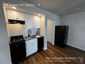 Building Photo - Perfectly Renovated 1 Bedroom In a gated c...