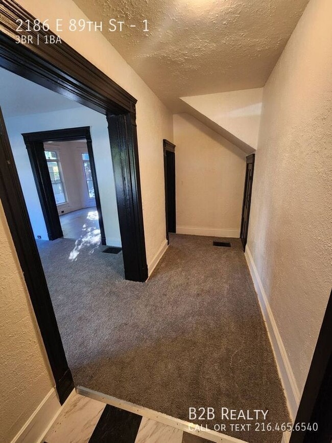 Building Photo - 2186 E 89th St