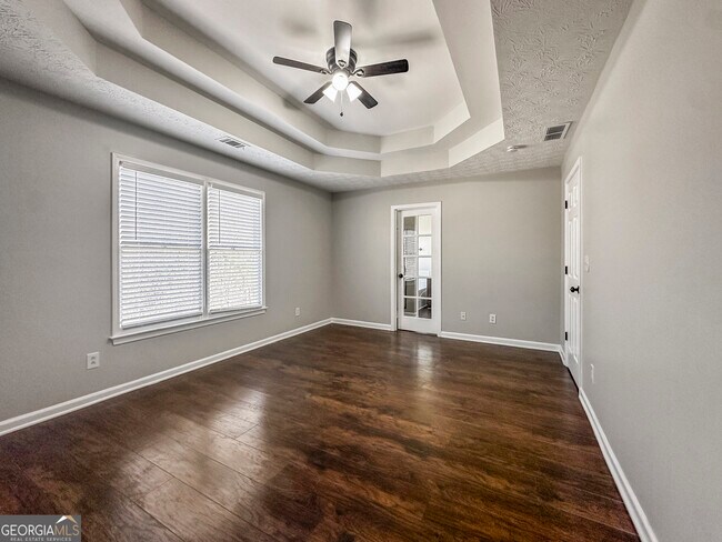 Building Photo - 710 Allen's Landing Dr SE