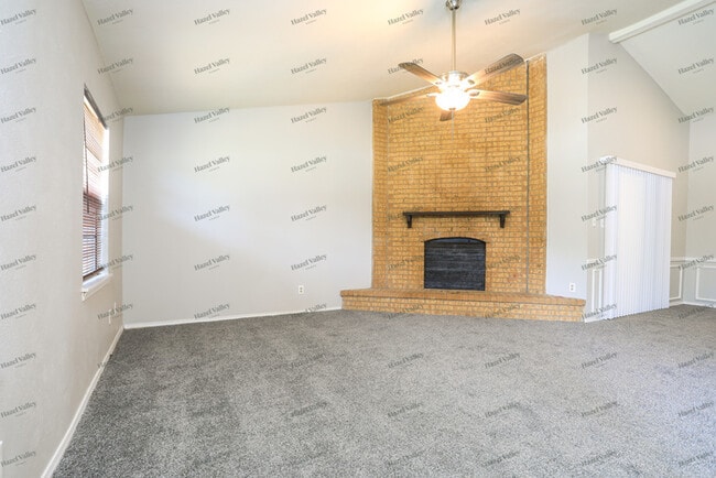 Building Photo - 474 Rainier St