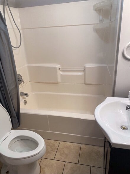 Building Photo - 1008 Virginia Ave