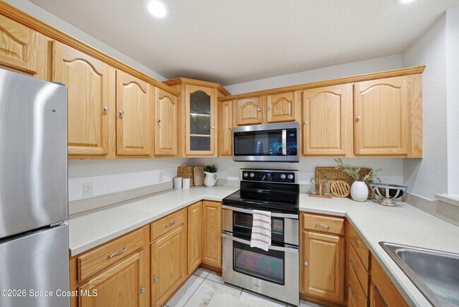 Building Photo - 2605 S Park Ave