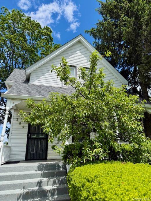 Building Photo - 265 Mayflower Ave