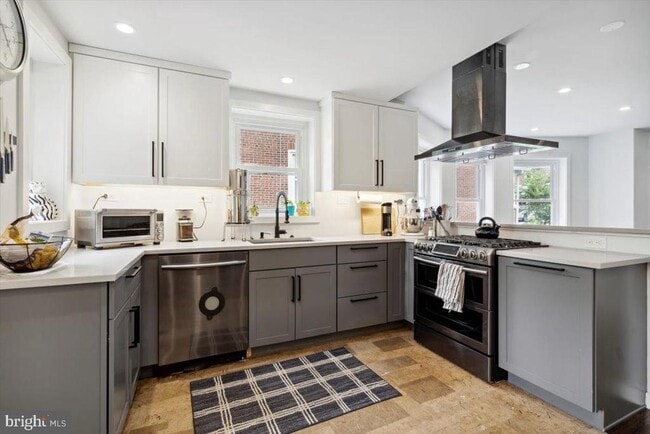 Building Photo - 224 Edgemont Ave