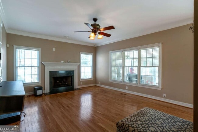 Building Photo - 4000 Hogans Mill Ln