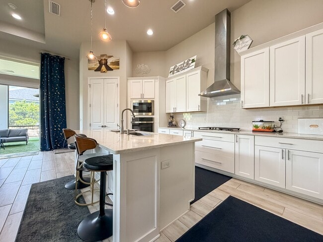 Building Photo - Modern-Luxury 5/4 in Oakmont