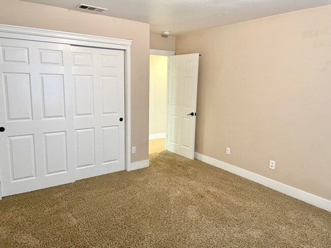 Building Photo - Newer and Upgraded 4 Bedroom 2 Bathroom near Cal Poly