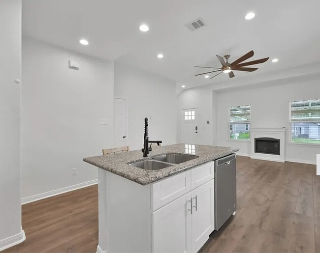 Building Photo - 16708 Stonefield St
