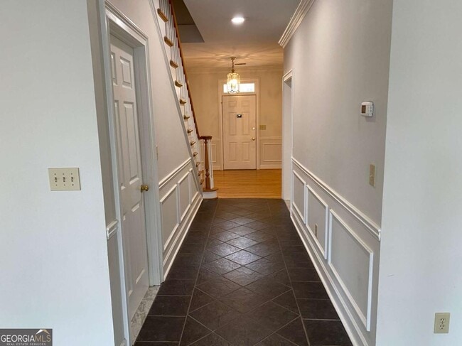 Building Photo - 7155 Roswell Rd