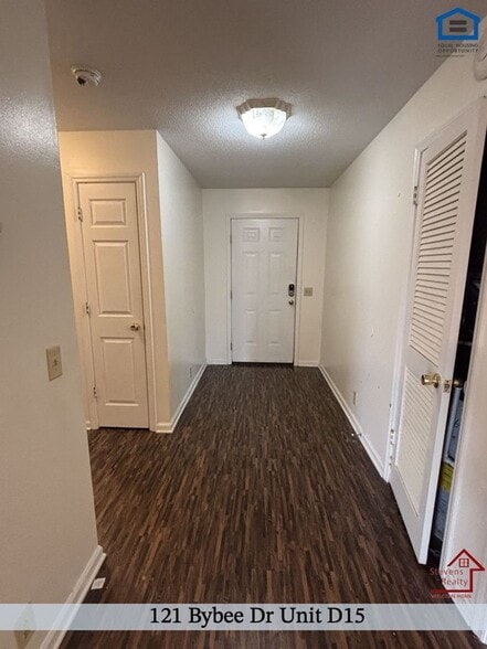 Building Photo - 121 Bybee Dr