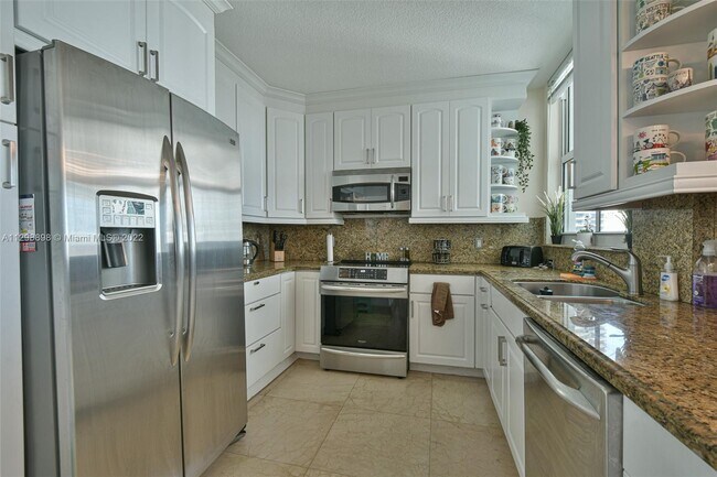 Building Photo - 1250 S Miami Ave