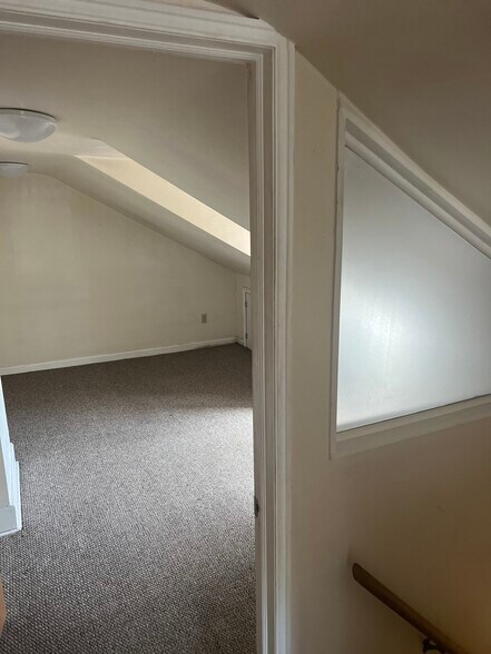 Building Photo - 2206 Sarah St