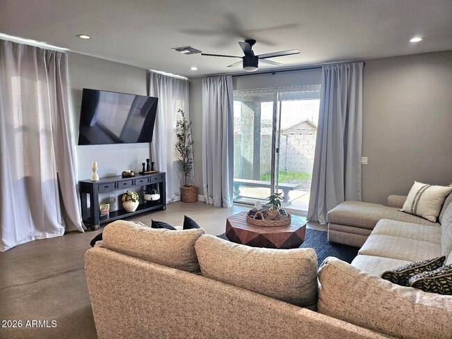 Building Photo - 1402 S 10th Ave