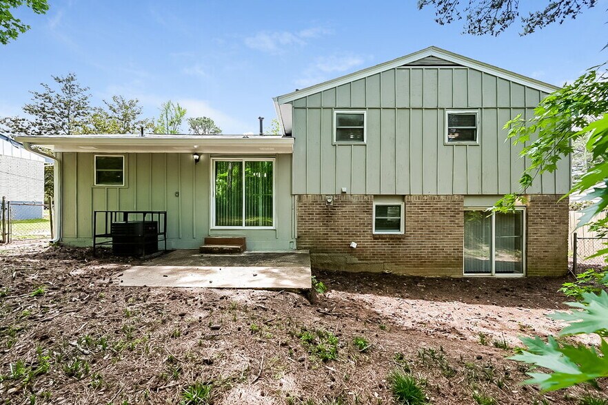 Building Photo - 694 Dixon Rd