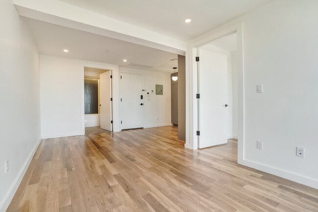 Building Photo - 1515 Park Pl